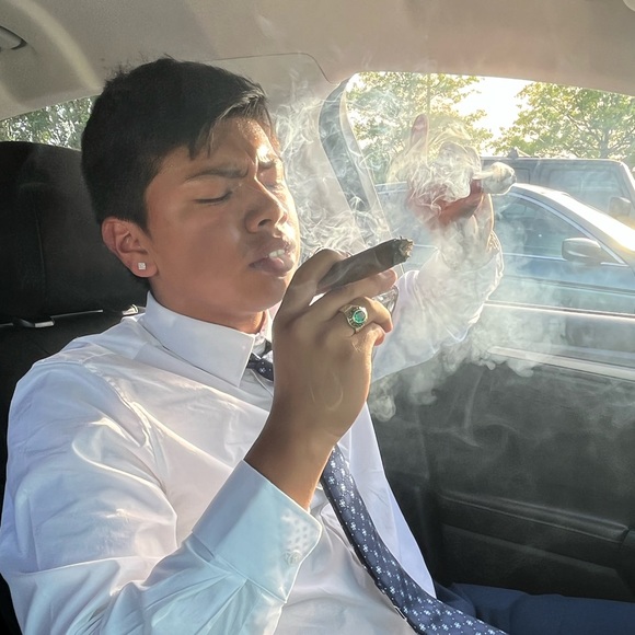 Profile Picture of Andrew Vicente (@andrew_vicente) on Poshmark