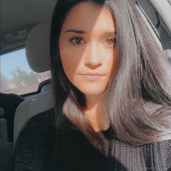 Profile Picture of Mackenzie Chalmers (@mackenziechal) on Poshmark