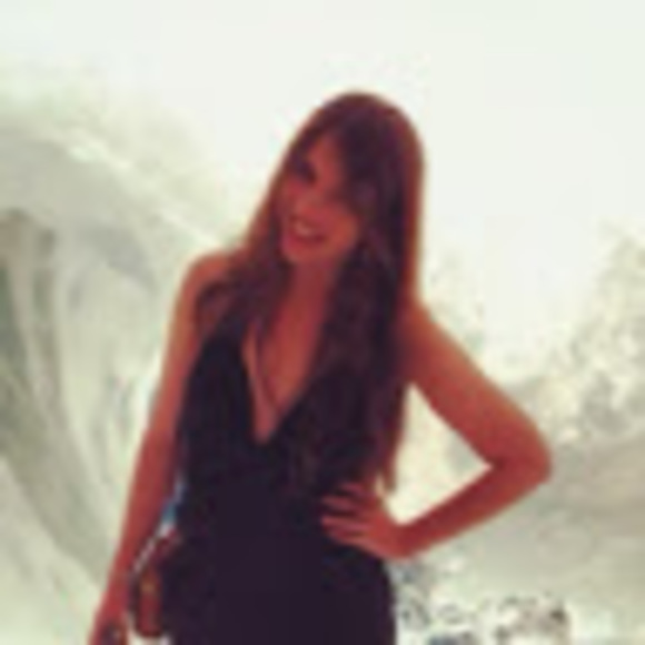 Profile Picture of Alexandra Goodstone (@agoodstone) on Poshmark