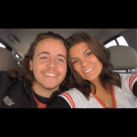 Profile Picture of Victoria Gieder (@vg3097) on Poshmark