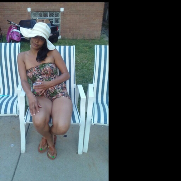 Profile Picture of Monique Harrison (@moniqueh0616) on Poshmark