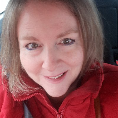 Profile Picture of Carolyn Ahern (@CarolynAhern2) on Twitter