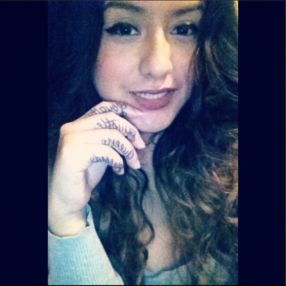 Profile Picture of Carina Gonzalez (@ceeejaaay_) on Poshmark