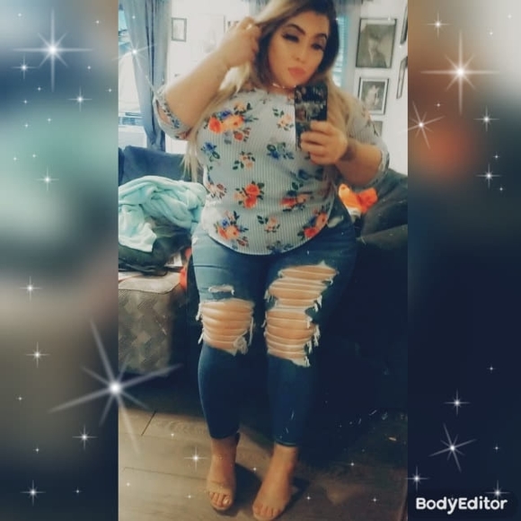Profile Picture of Crystal Silvas (@crystalh463) on Poshmark