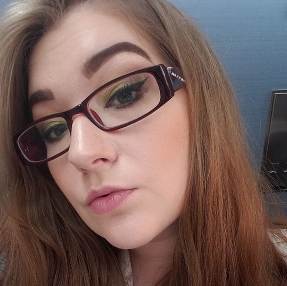 Profile Picture of Devin Gill (@devingill174) on Poshmark