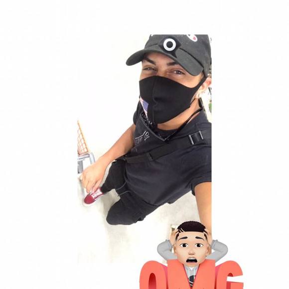 Profile Picture of Lazaro Capote (@lazarocapote) on Poshmark