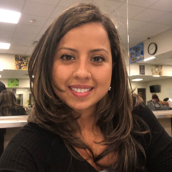 Profile Picture of Karla Sanchez (@maukar2014) on Poshmark
