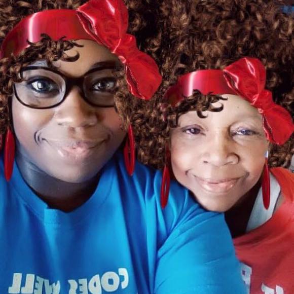 Profile Picture of Jamie Wade (@mrswade330) on Poshmark