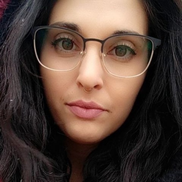 Profile Picture of Michelle Barrowcliffe (@mbarrowcliffe) on Poshmark