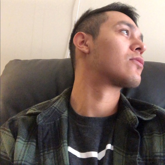 Brandon Caisse - Poshmark Profile Picture of Brandon Caisse (@brandonc313) on Poshmark