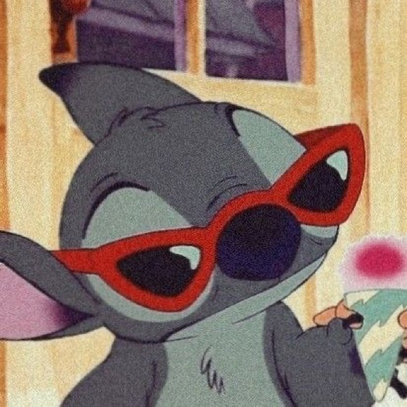 Profile Picture of Janet Hall (@vibewidjeanette) on Poshmark