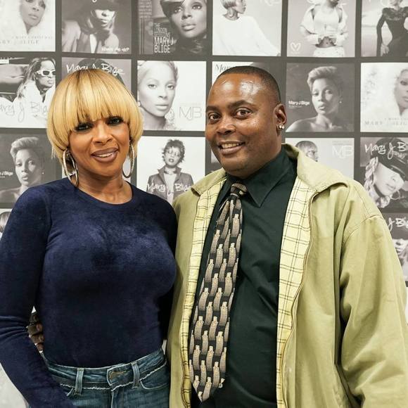 Profile Picture of Ivan Gross (@ivangross68) on Poshmark