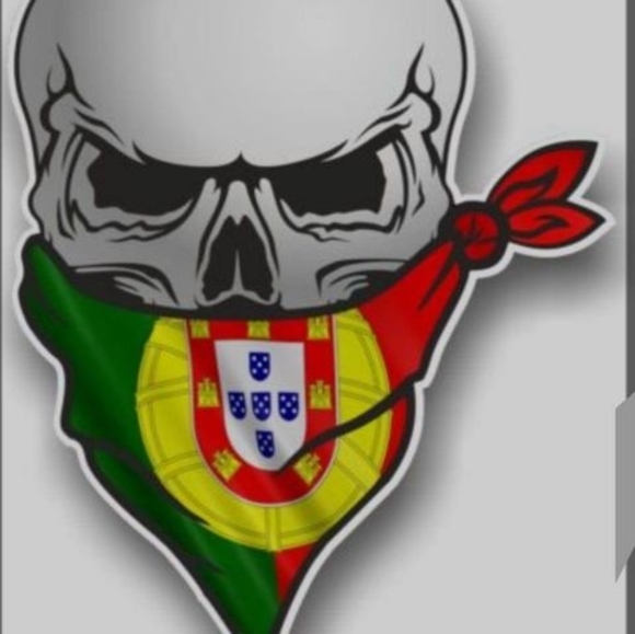 Profile Picture of Steve Fernandes (@snowman10199) on Poshmark