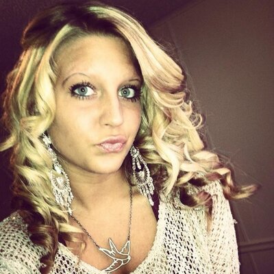 Profile Picture of Molly Singleton (@MollySingleton9) on Twitter
