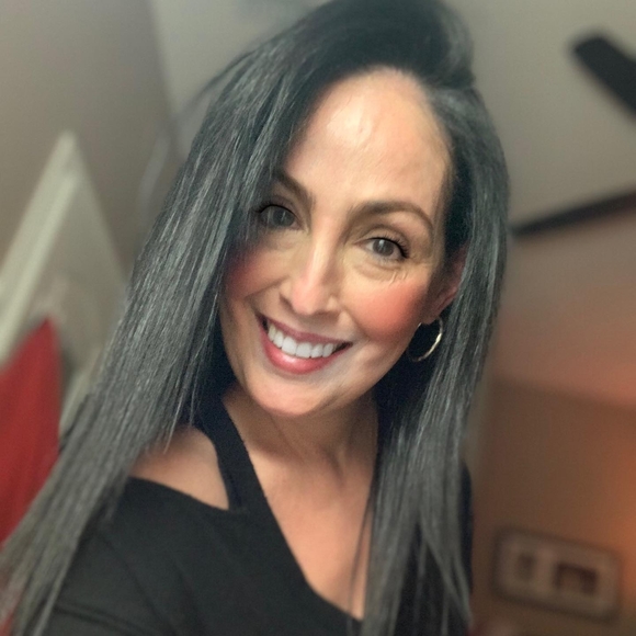 Ingrid Mirkovich - Poshmark Profile Picture of Ingrid Mirkovich (@gridgirl72) on Poshmark