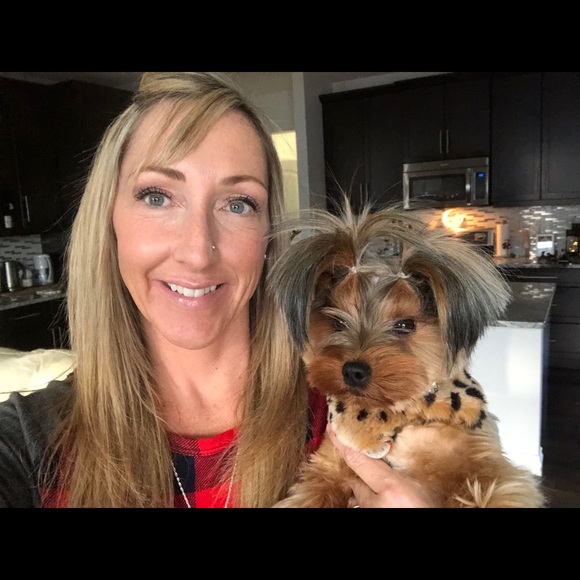 Profile Picture of Marie Eltom (@mbux) on Poshmark