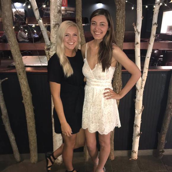 Profile Picture of Taylor Heuring (@taylorheuring) on Poshmark