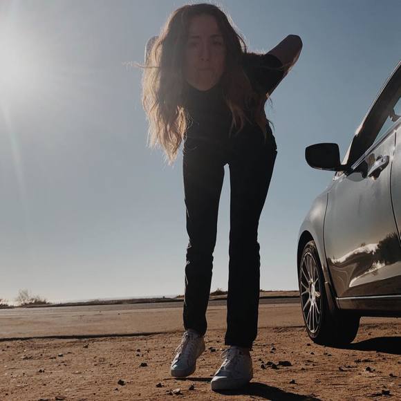 Profile Picture of Taylor Robins (@taydanyela) on Poshmark