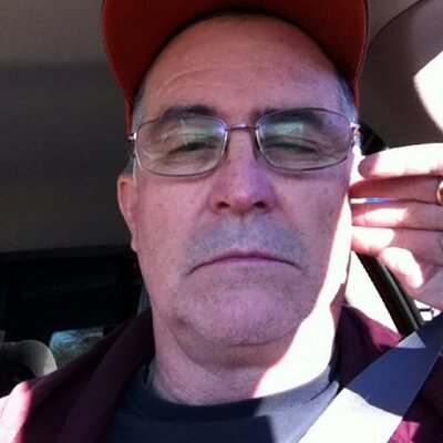 Profile Picture of Larry Selk (@Dirtherder) on Twitter