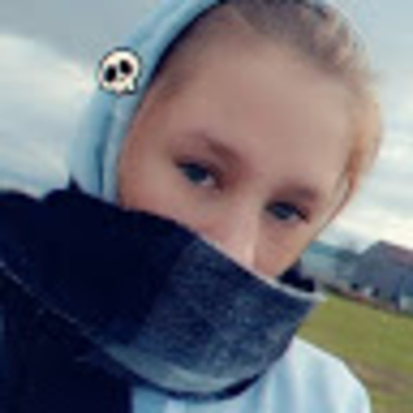 Profile Picture of Suzy Goertzen (@suzygoertzen13) on Poshmark