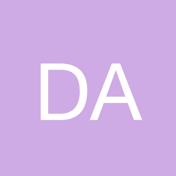 Profile Picture of Donna Amundsen (@justdza) on Poshmark