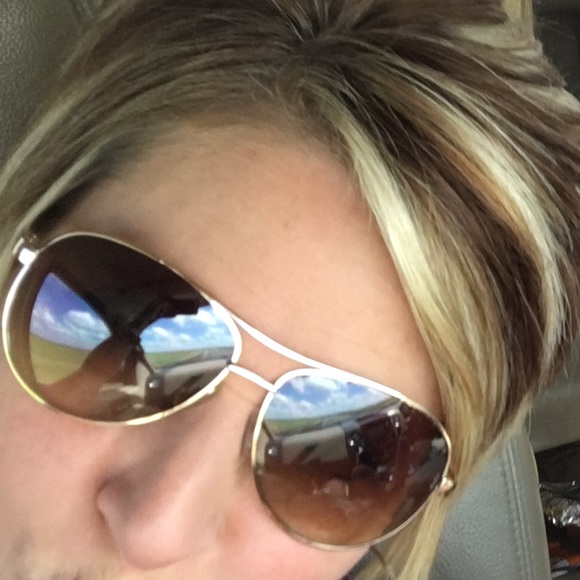 Profile Picture of Krystal Tigert (@kmtigert) on Poshmark
