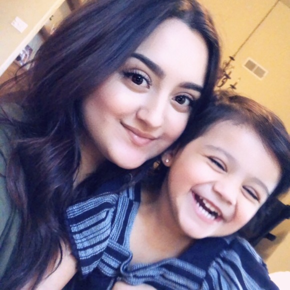 Profile Picture of Aisha Gonzalez (@aishagonzalez06) on Poshmark