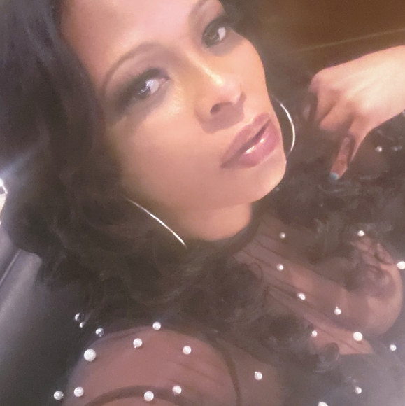 Profile Picture of Kia Mouzone (@kingsmommy08) on Poshmark