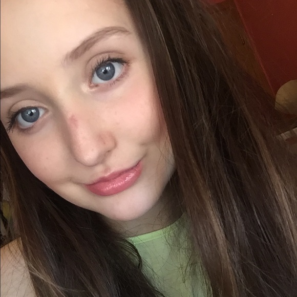 Kiersten Mann - Poshmark Profile Picture of Kiersten Mann (@kiermann30) on Poshmark