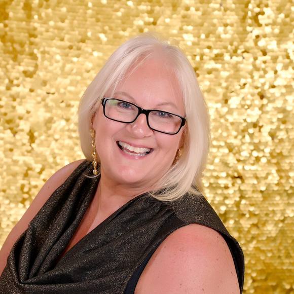 Profile Picture of Gina Odem (@ginaodem) on Poshmark