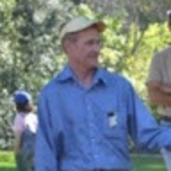 Profile Picture of Lee Taubeneck (@leetaubeneck) on Poshmark