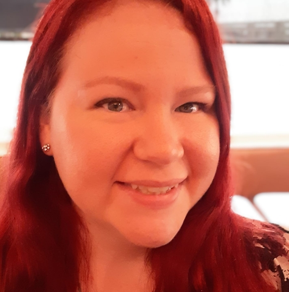 Profile Picture of Christi Cease (@ccease35) on Poshmark