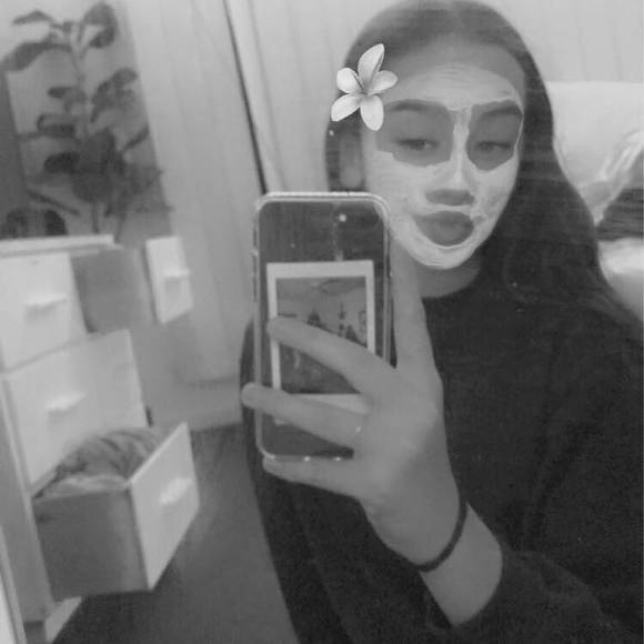 Profile Picture of Sky Gladwin (@skygladwin) on Poshmark