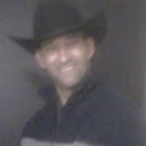 Profile Picture of Maximino Felix (@maximinofelix) on Poshmark