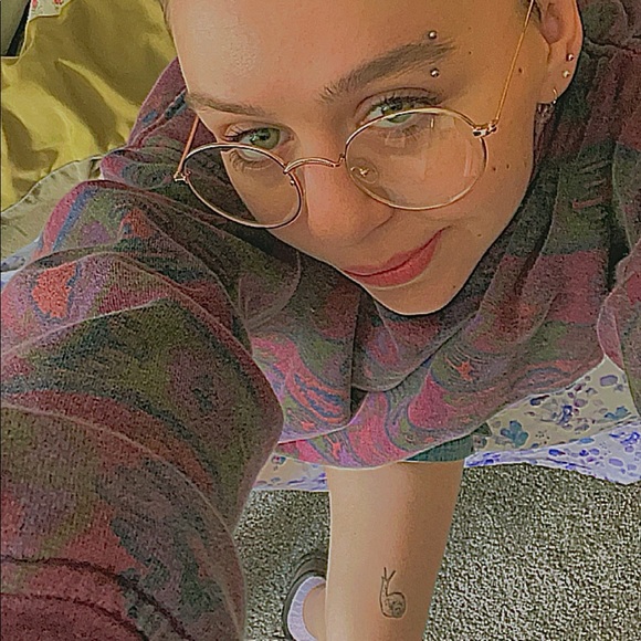 Sofia Ingolia - Poshmark Profile Picture of Sofia Ingolia (@sofiarosei) on Poshmark