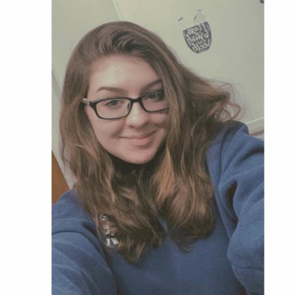 Profile Picture of Alexis Casterline (@acasterline) on Poshmark