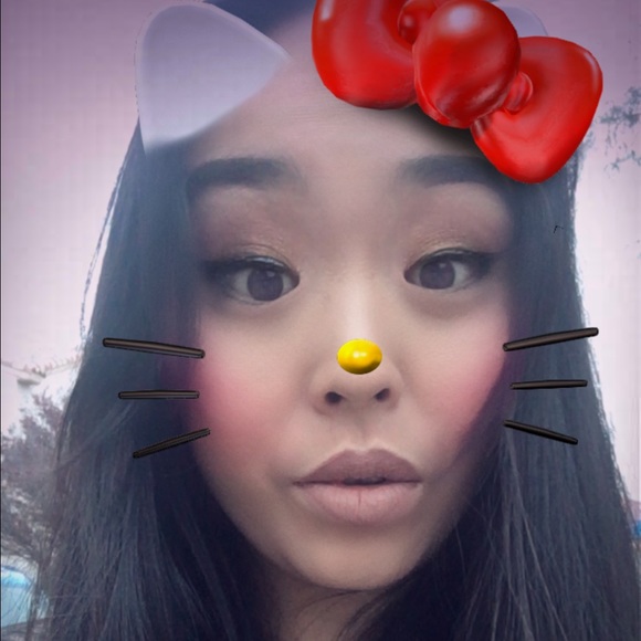 Profile Picture of !julie Kamiyama (@vegasmamasells) on Poshmark