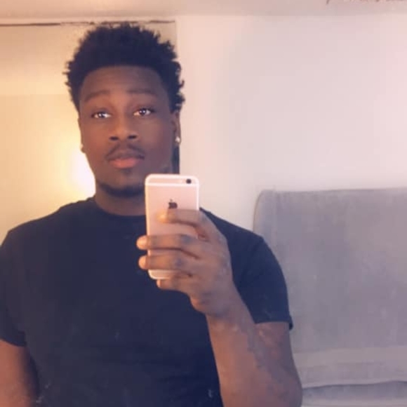 Profile Picture of Malik Fowler (@malikfowler) on Poshmark