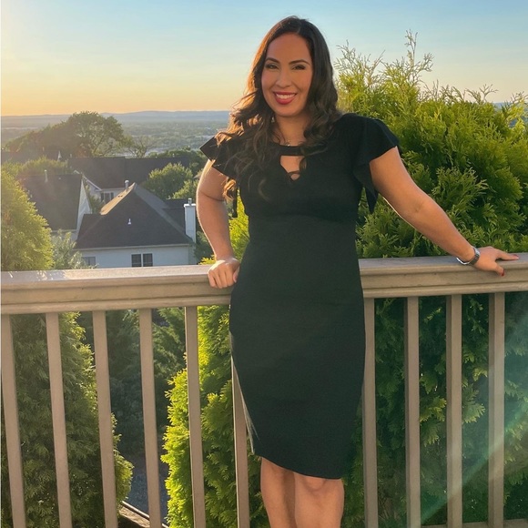 Reina Pascal - Poshmark Profile Picture of Reina Pascal (@reinapascal) on Poshmark