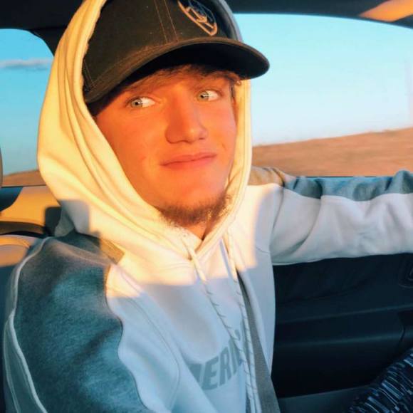 Profile Picture of Andrew Strouse (@andrew0303) on Poshmark