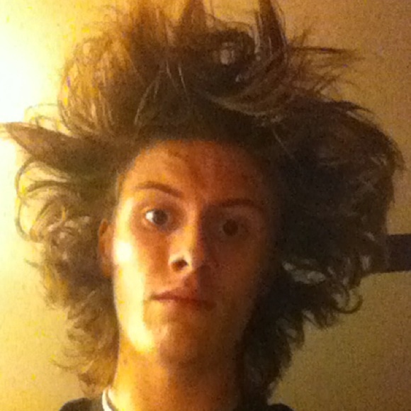 Profile Picture of Benton Hammock (@bhamm11) on Poshmark