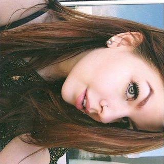 Profile Picture of Alice Krumm (@alic3huehuehue) on Facebook