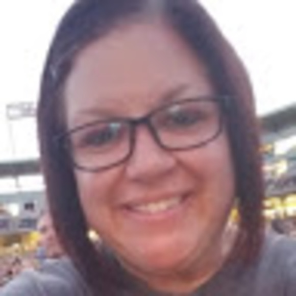 Profile Picture of Dawn Penberthy (@yoopers68064) on Poshmark