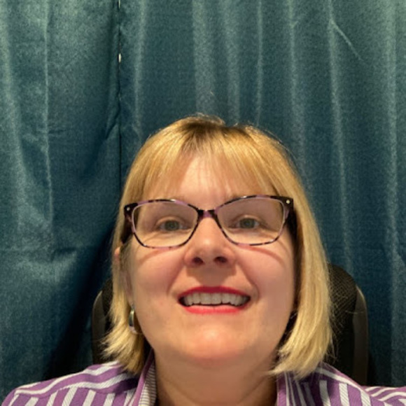 Profile Picture of Helen Denigris (@helenmdenigris) on Poshmark