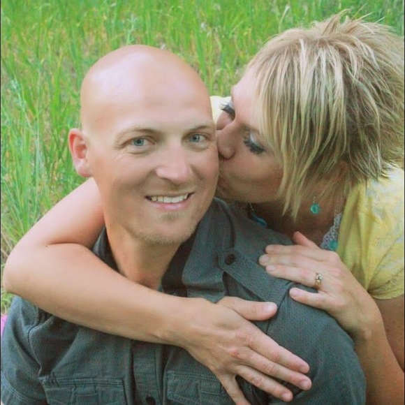 Profile Picture of Mitzi Lundgreen (@mitzilundgreen) on Poshmark