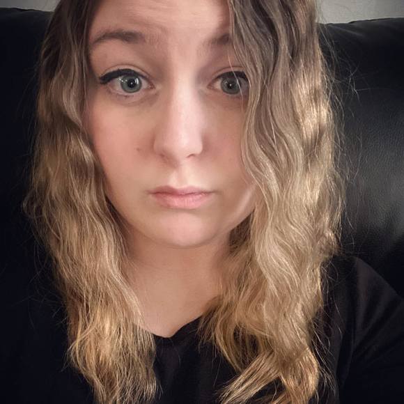 Profile Picture of Page Benjamin (@pageelizabeth) on Poshmark
