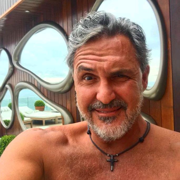 Profile Picture of roberthumeres (@roberthumeres) on Tiktok