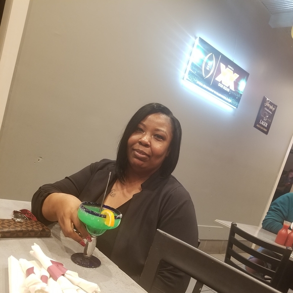 Profile Picture of Tasha Conrod (@tdwcms) on Poshmark