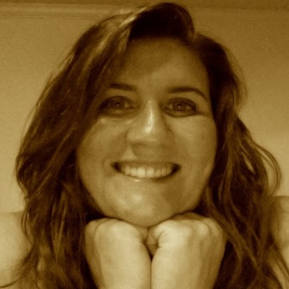 Profile Picture of Amanda Kautzman (@kautzmana) on Poshmark
