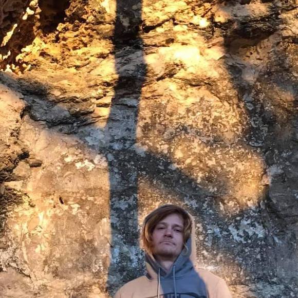 Profile Picture of Pete Thompson (@petebt37) on Poshmark